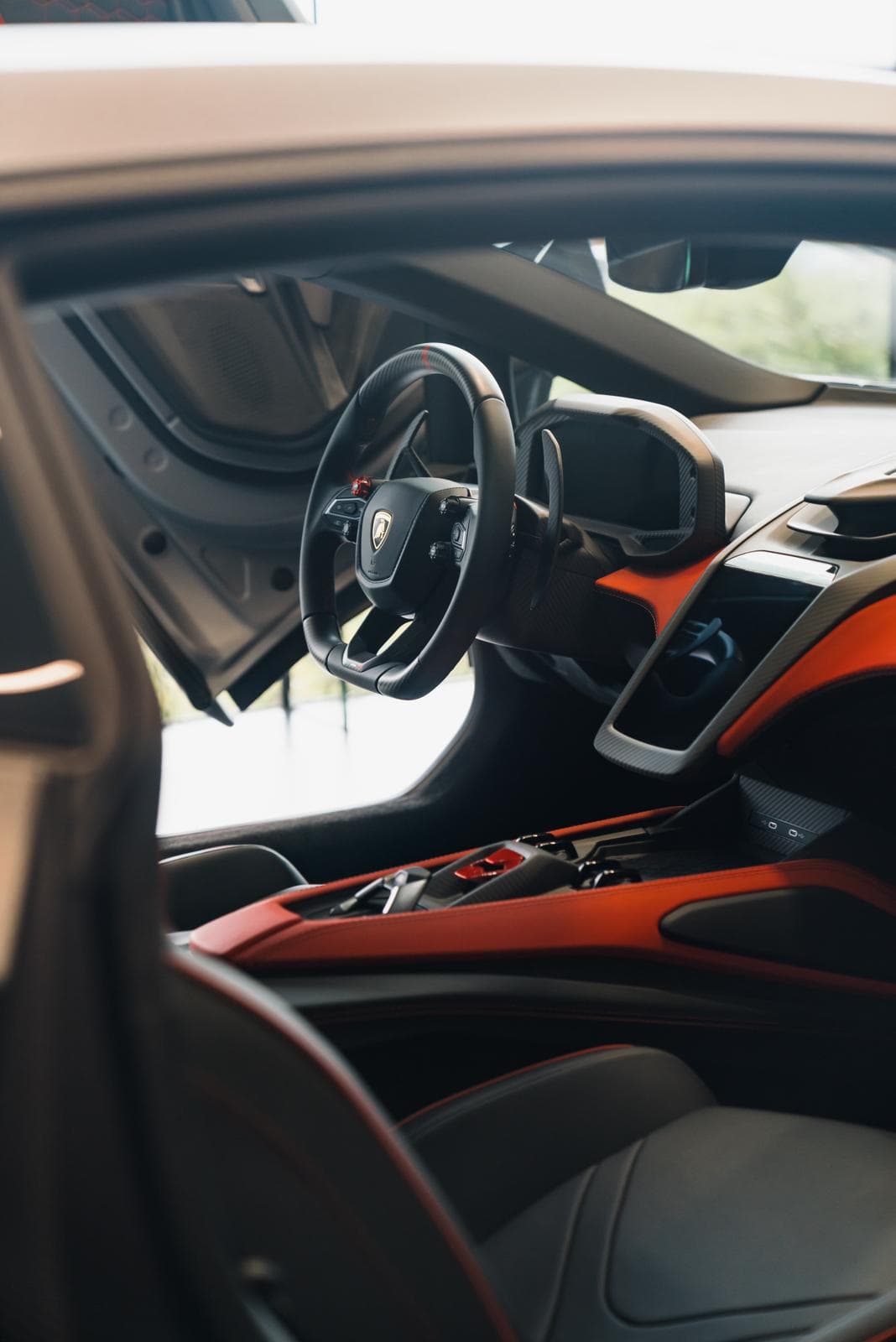 Lamborghini Revuelto 2025