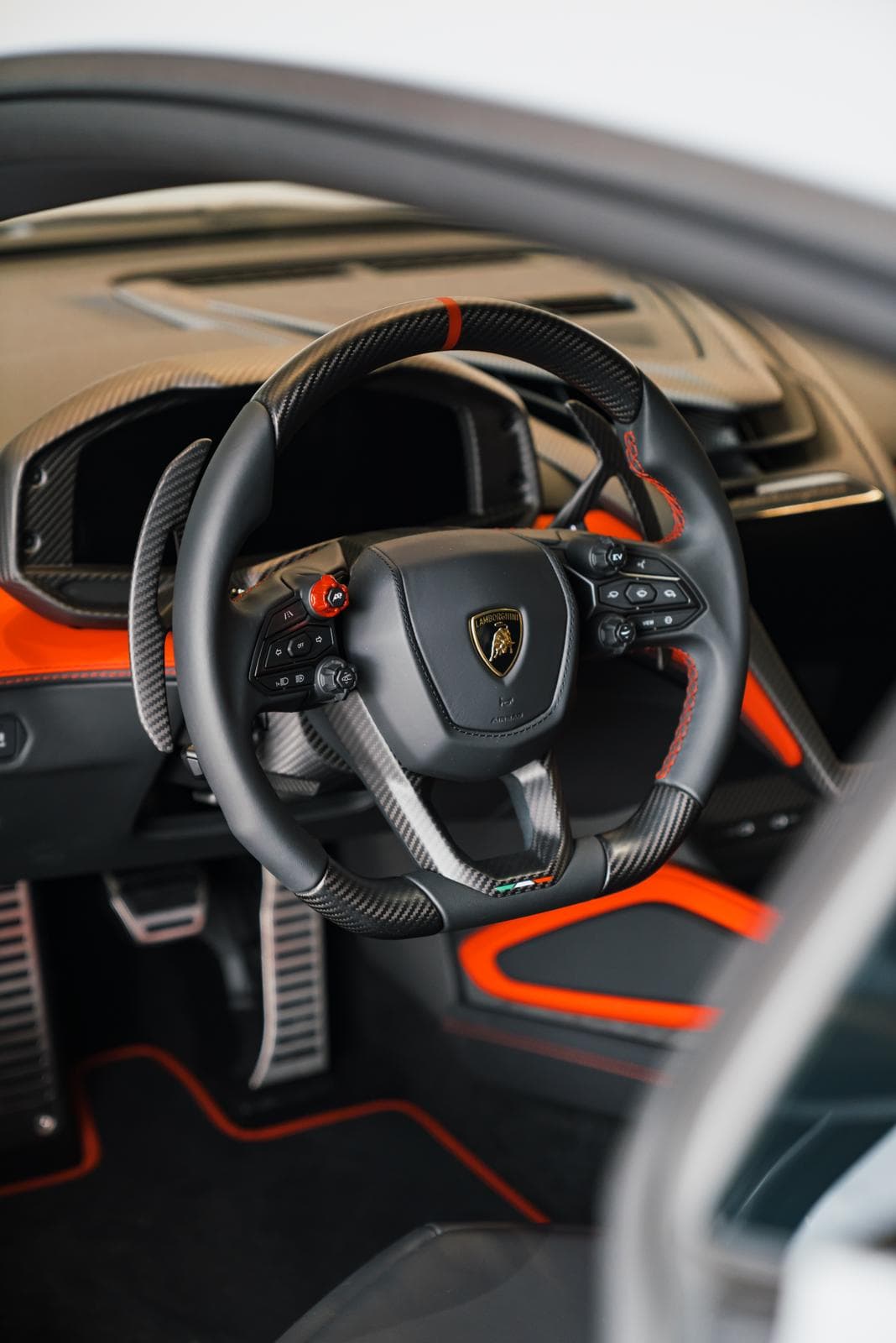 Lamborghini Revuelto 2025
