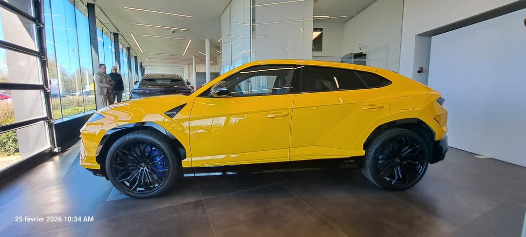 Lamborghini URUS SE 2026