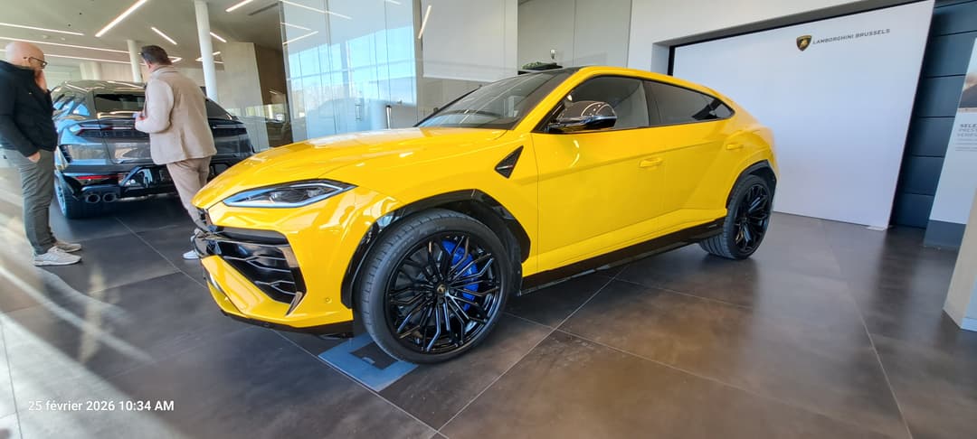 Lamborghini URUS SE 2026