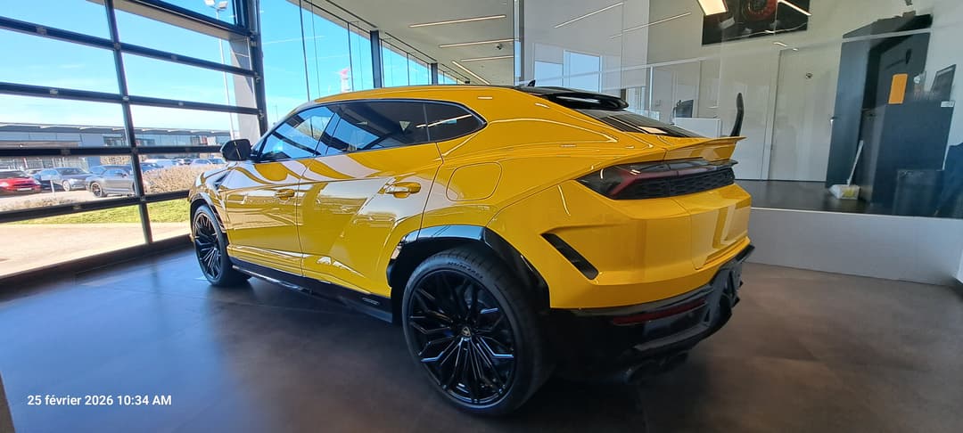Lamborghini URUS SE 2026