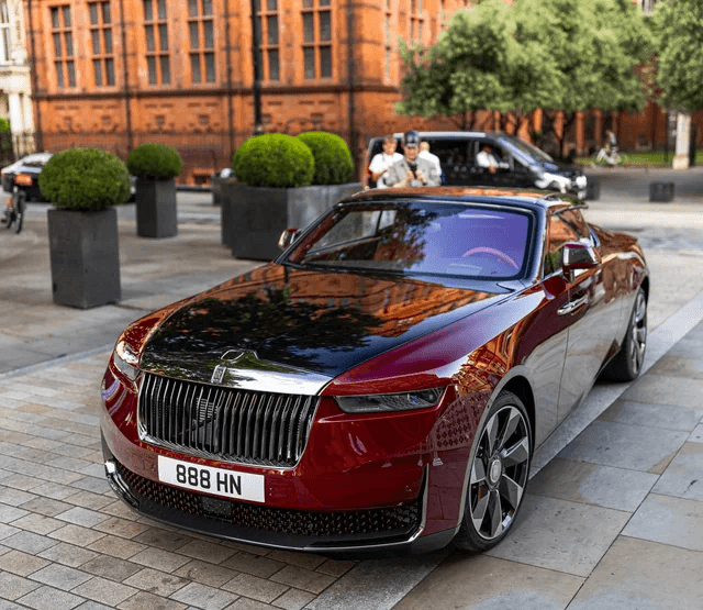 Rolls-Royce La Rose Noire Droptail