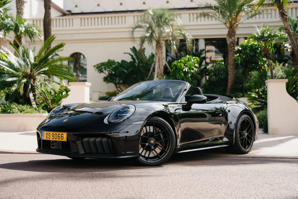 Porsche 911 Carrera 4 GTS Cabriolet